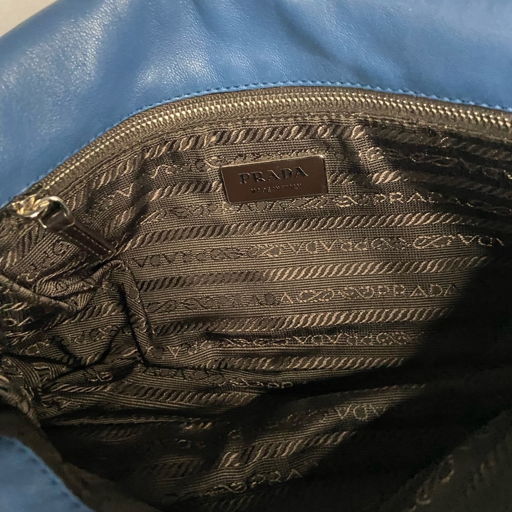 Prada vintage leather bag EXCELLENT CONDITION blue w white piping lock/keys - Picture 9 of 12
